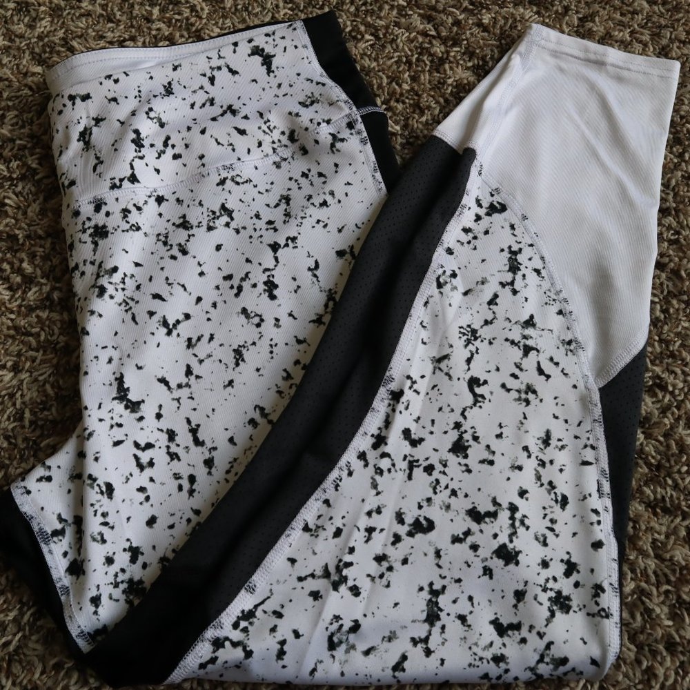 Avia Standpoint Crop Leggings Print Size L (12/14)